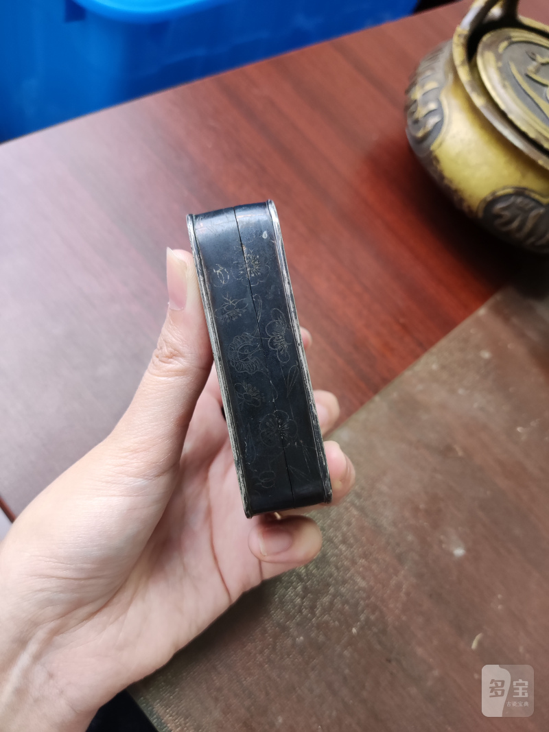 清 乌铜走银山水纹墨盒 - 图5